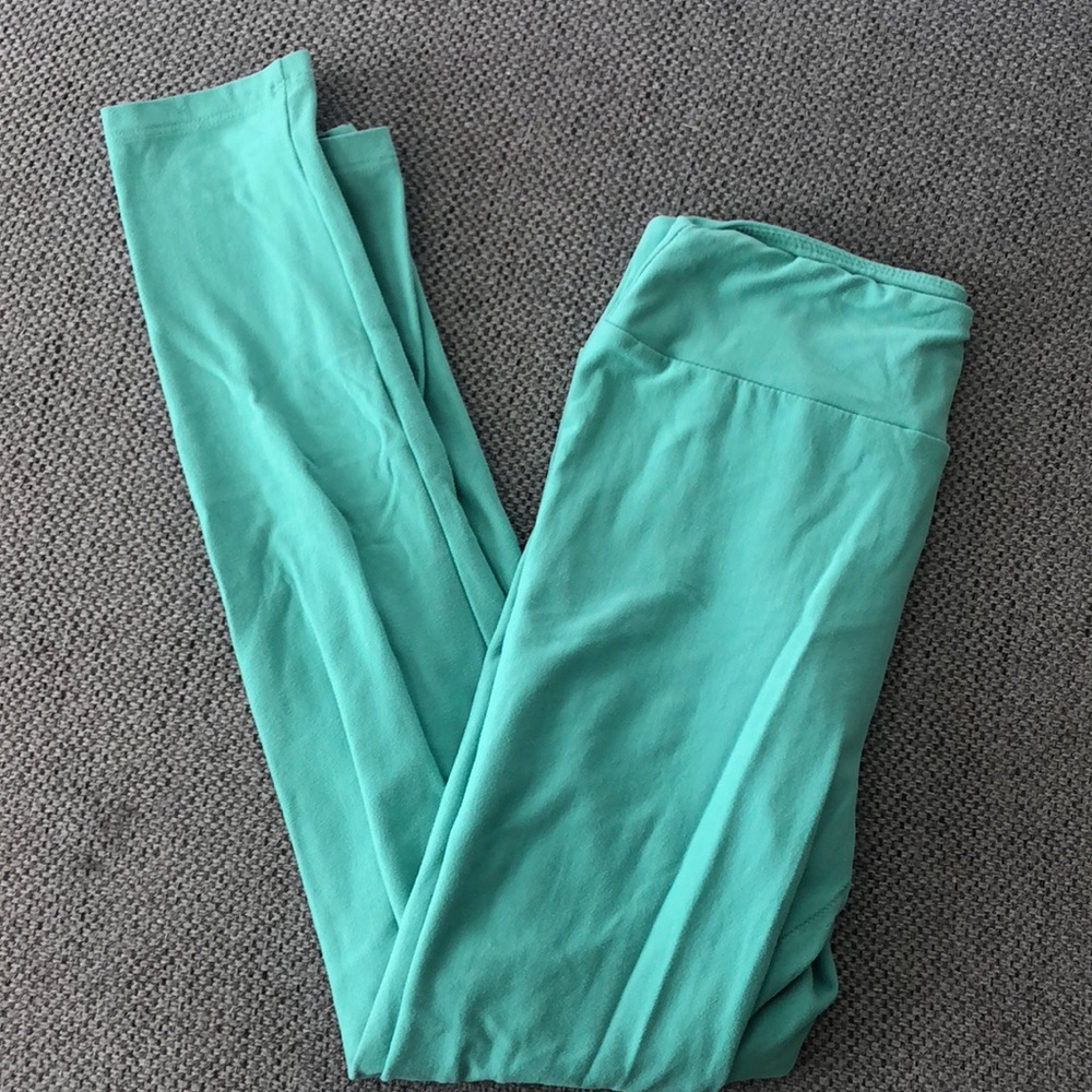 Lularoe leggings solid pale green